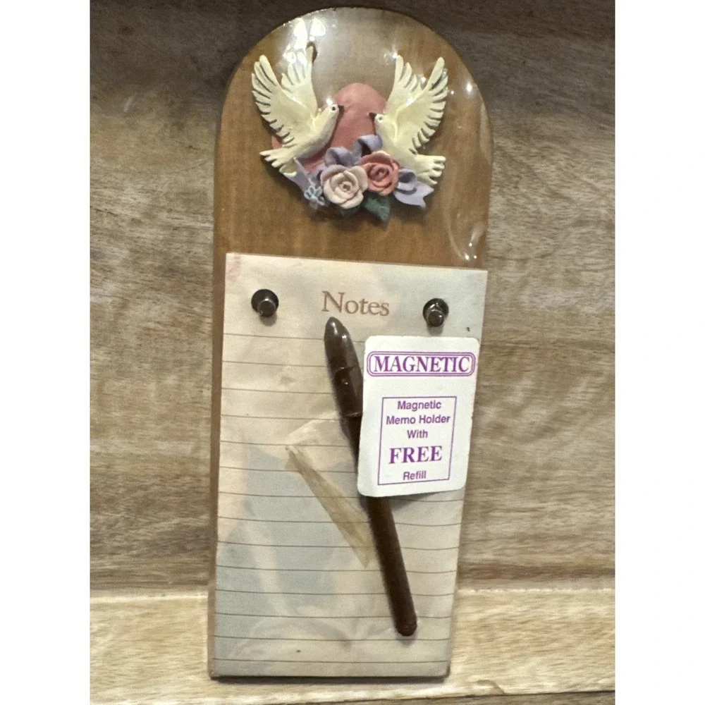 VTG Graphomania Wooden Grannycore Cottage Magnetic Memo Holder NOS